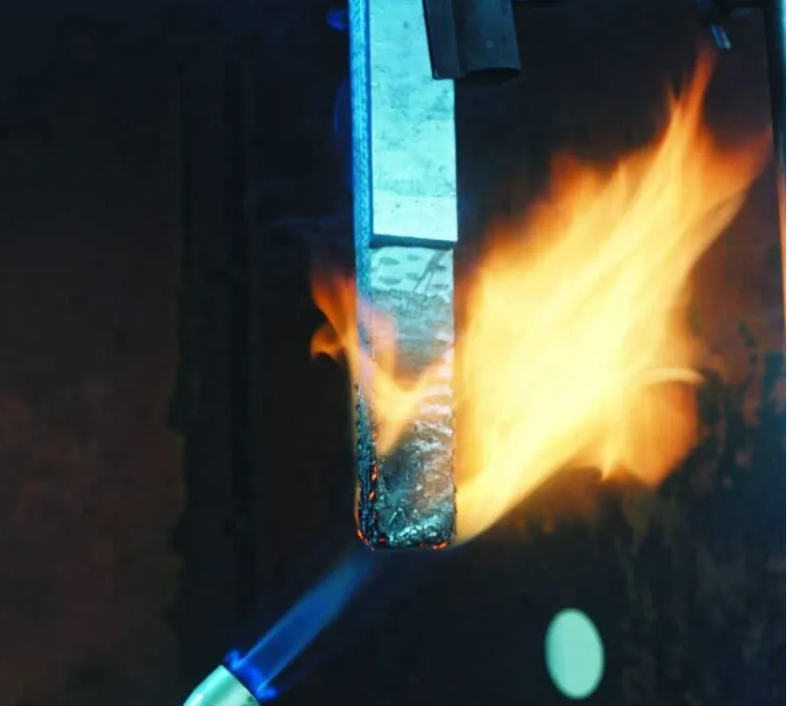 MCA без галогенов.